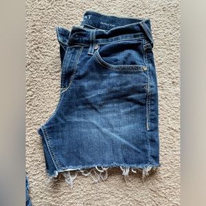 Woman’s Ariat Jean Shorts  28 R Boyfriend Perfect Rise